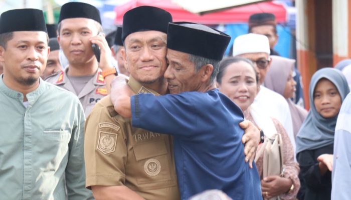 Safari Ramadhan, Bupati Luwu Timur Dipeluk Hangat Warga Wasuponda