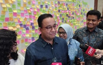 Anies Ajak Anak Muda Melek Politik, Soroti Isu Tambang di Raja Ampat