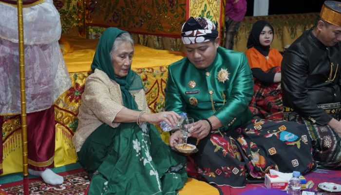 Ritual Adat Maddoja Roja Warnai Peringatan HUT ke-67 Luwu, Wujud Syukur dan Pelestarian Budaya