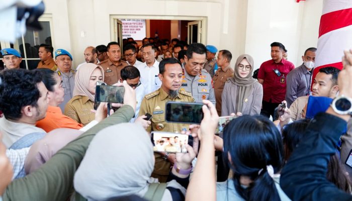 Gubernur Sulsel Rapat Bersama Forkopimda Evaluasi Antrean BBM, Minta Pertamina Analisis Kebutuhan Tambahan Kuota